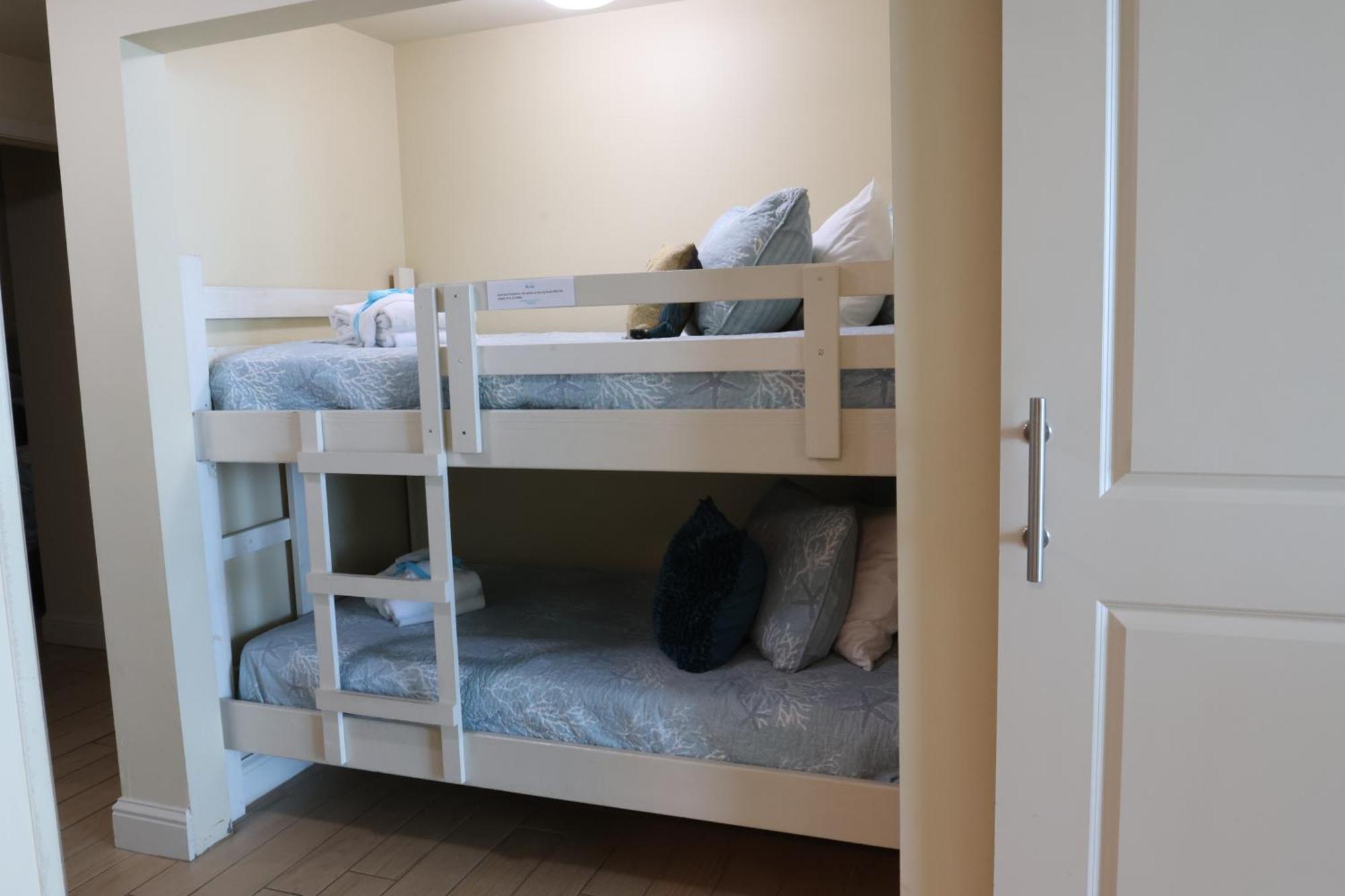 Aqua 1504 Beachfront Condo With Free Beach Chairs Panama City Beach Esterno foto